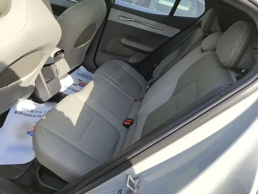 Volvo EX30 — миниатюра 17
