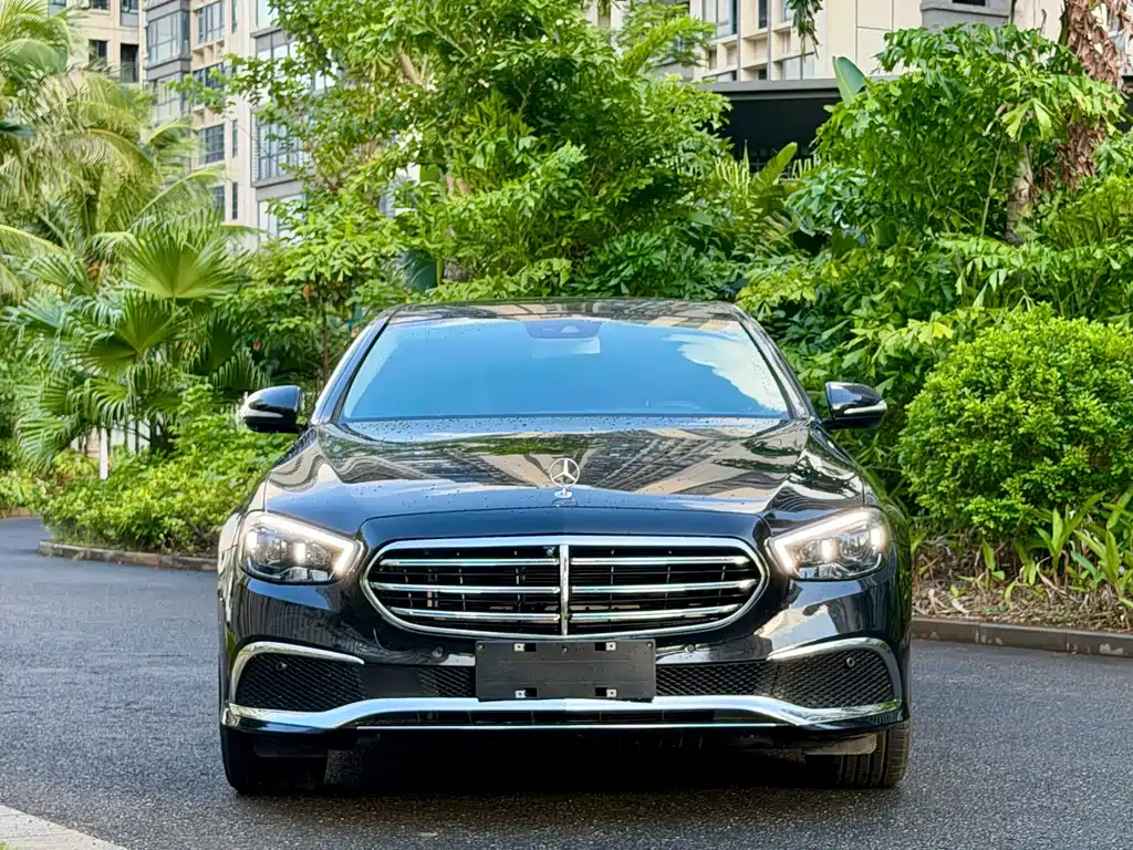 Mercedes-Benz E-Class — миниатюра 2