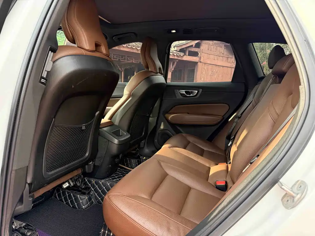 Volvo XC60 — миниатюра 5