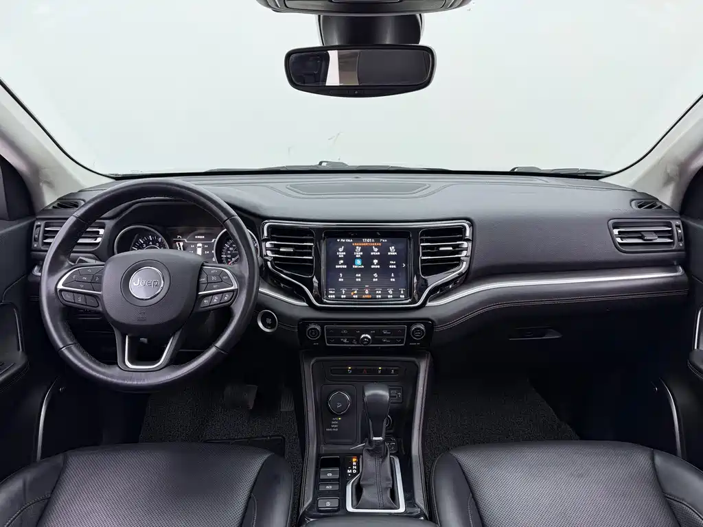 JEEP GRAND COMMANDER