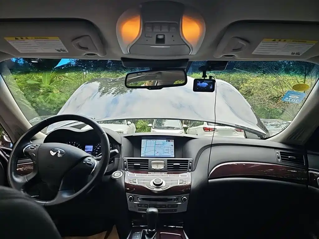 Infiniti Q70 — миниатюра 9