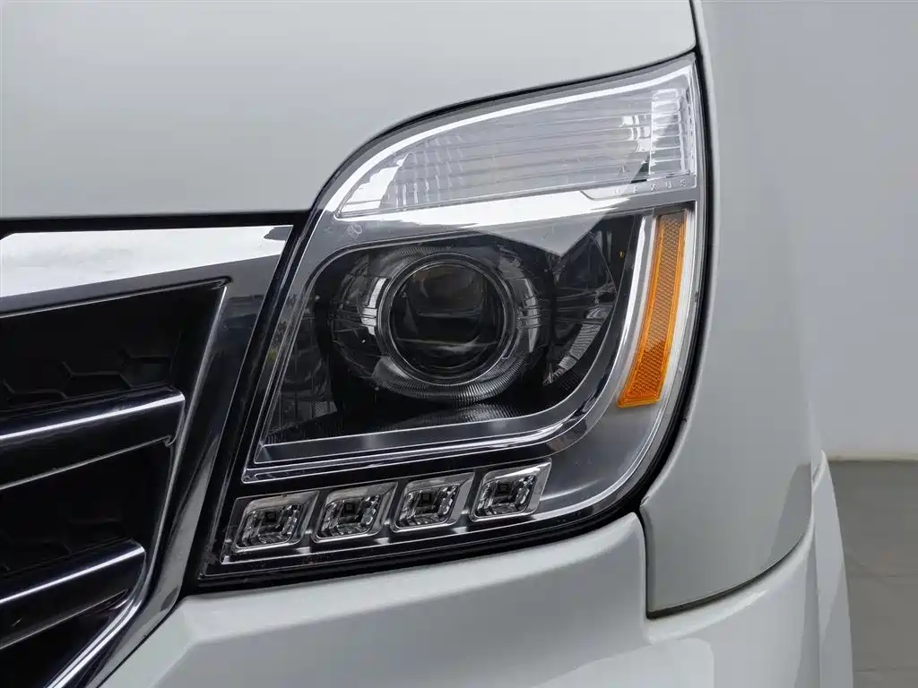 SAIC MAXUS XINTU V80