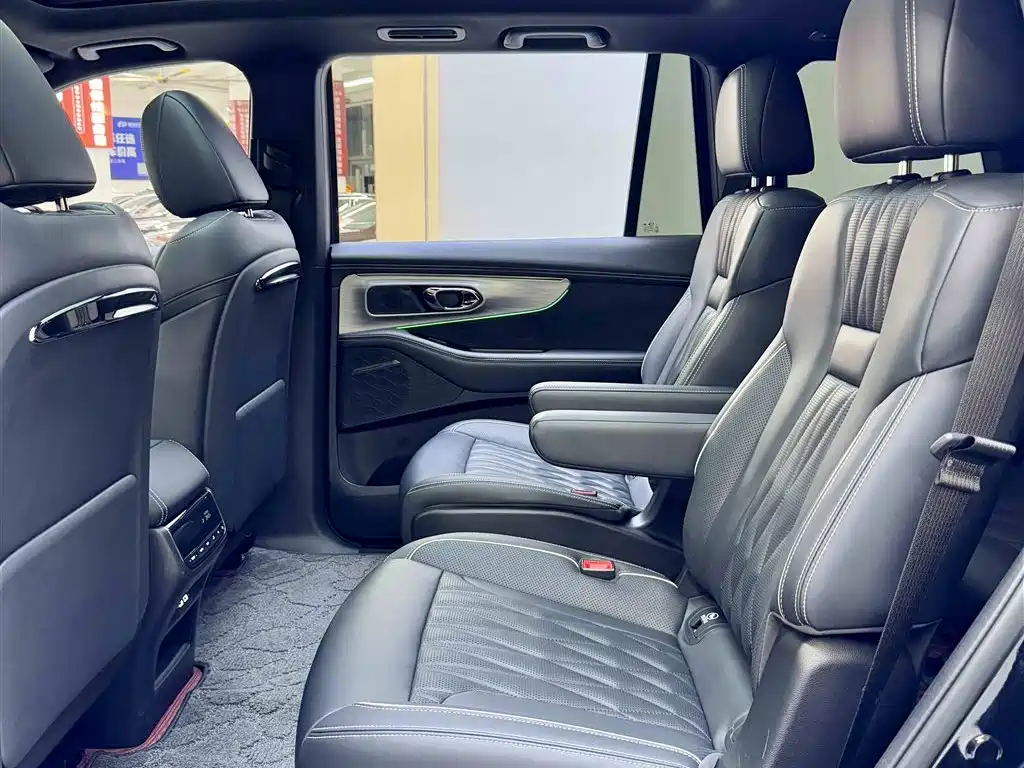GAC GS8 2022 2.0TM Luxury （ мест）