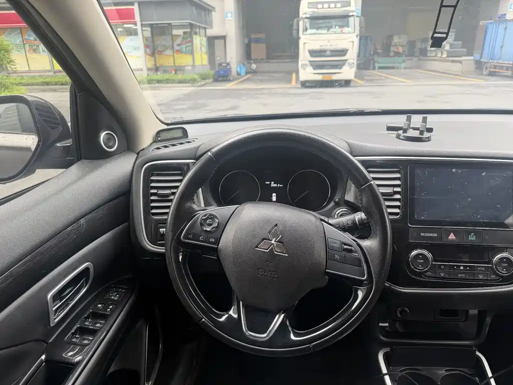 Mitsubishi Outlander 2019 2.0L Enjoy 7 мест VI