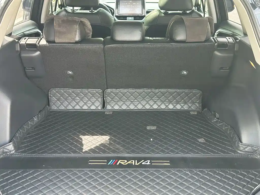 Toyota RAV4 — миниатюра 12