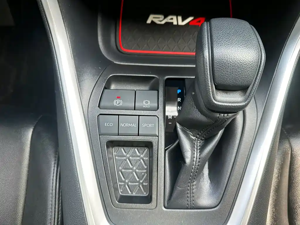 Toyota RAV4 — миниатюра 19