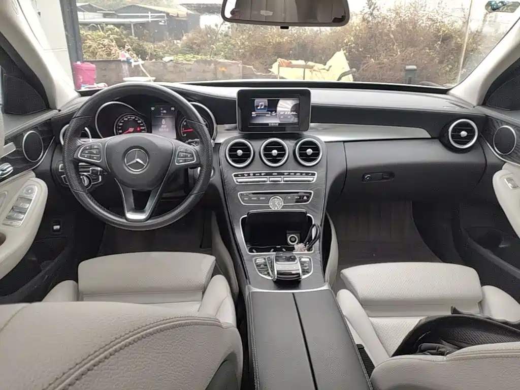 Mercedes-Benz C-Class — миниатюра 10