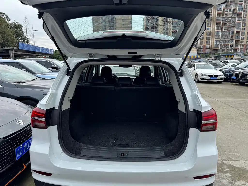 Roewe RX5 — миниатюра 5