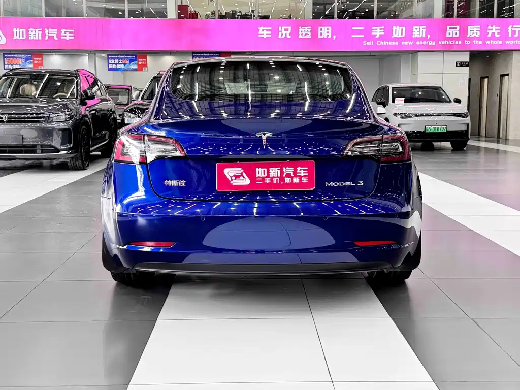 Tesla Model 3 — миниатюра 8