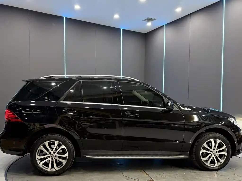 Mercedes-Benz GLE (Import) — миниатюра 4