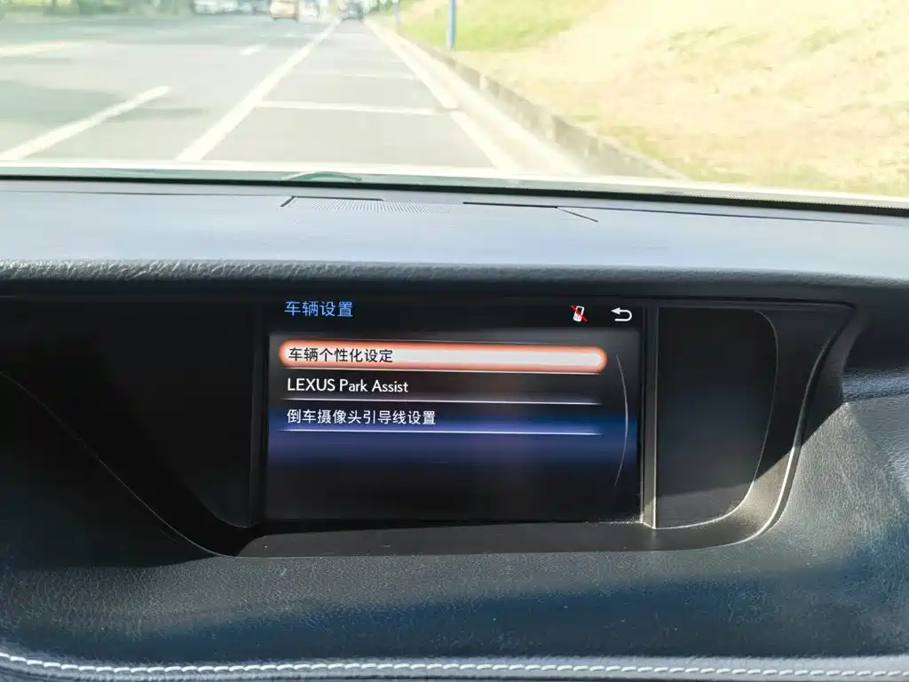 Lexus ES — миниатюра 16