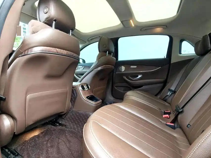 Mercedes-Benz E-Class — миниатюра 10
