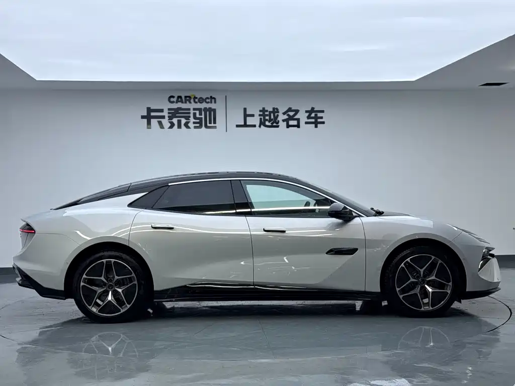 Lotus Emeya 2025 600