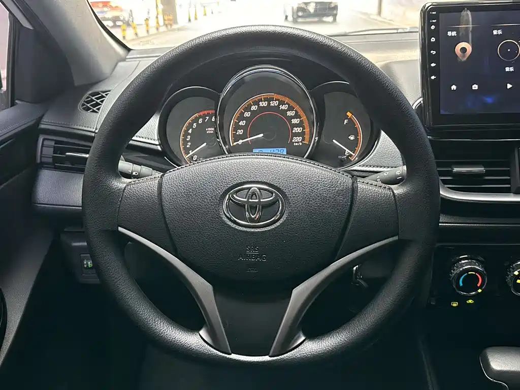 TOYOTA YARIS L ZHIXUAN