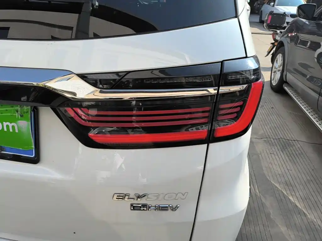 Honda Elysion — миниатюра 8