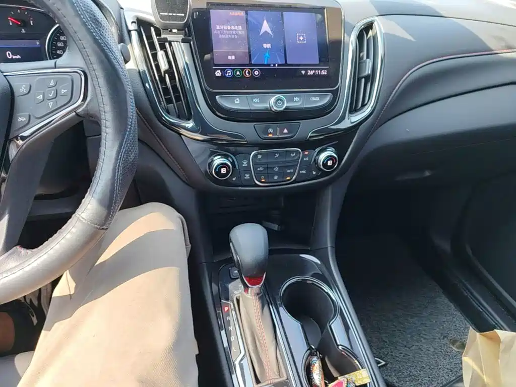 Chevrolet Equinox — миниатюра 18