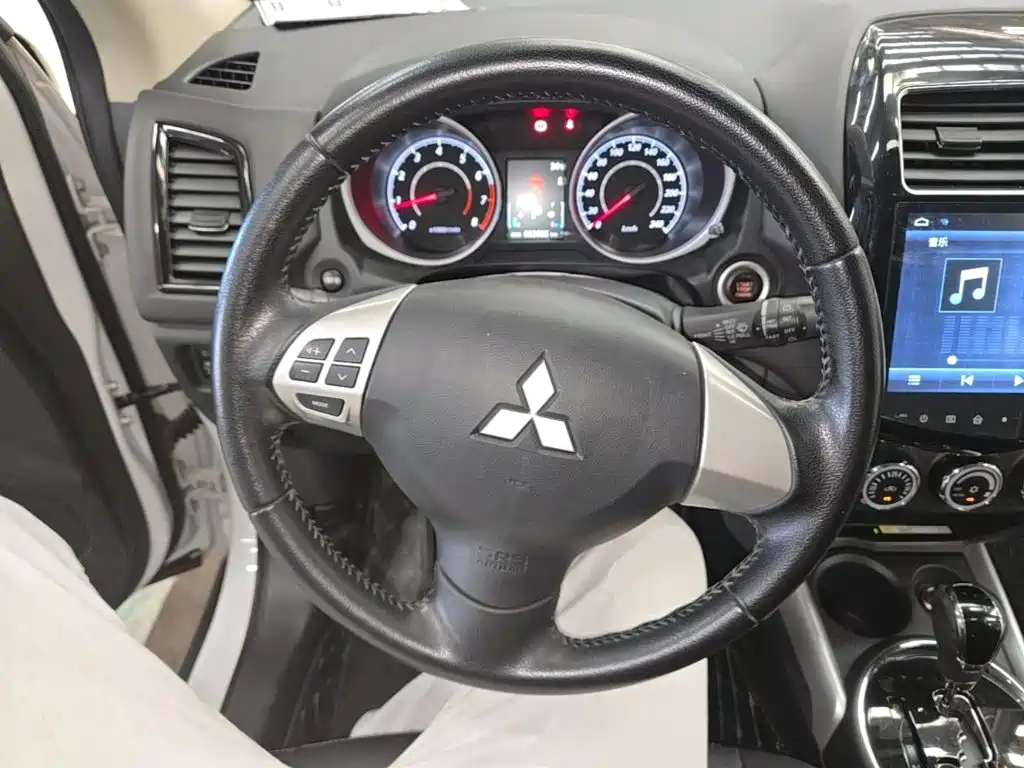 Mitsubishi ASX — миниатюра 11