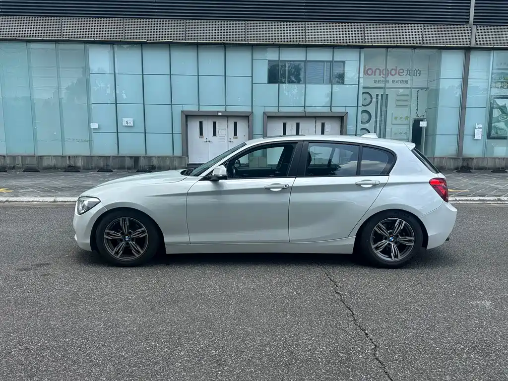 BMW 1 Series (Import) — миниатюра 4