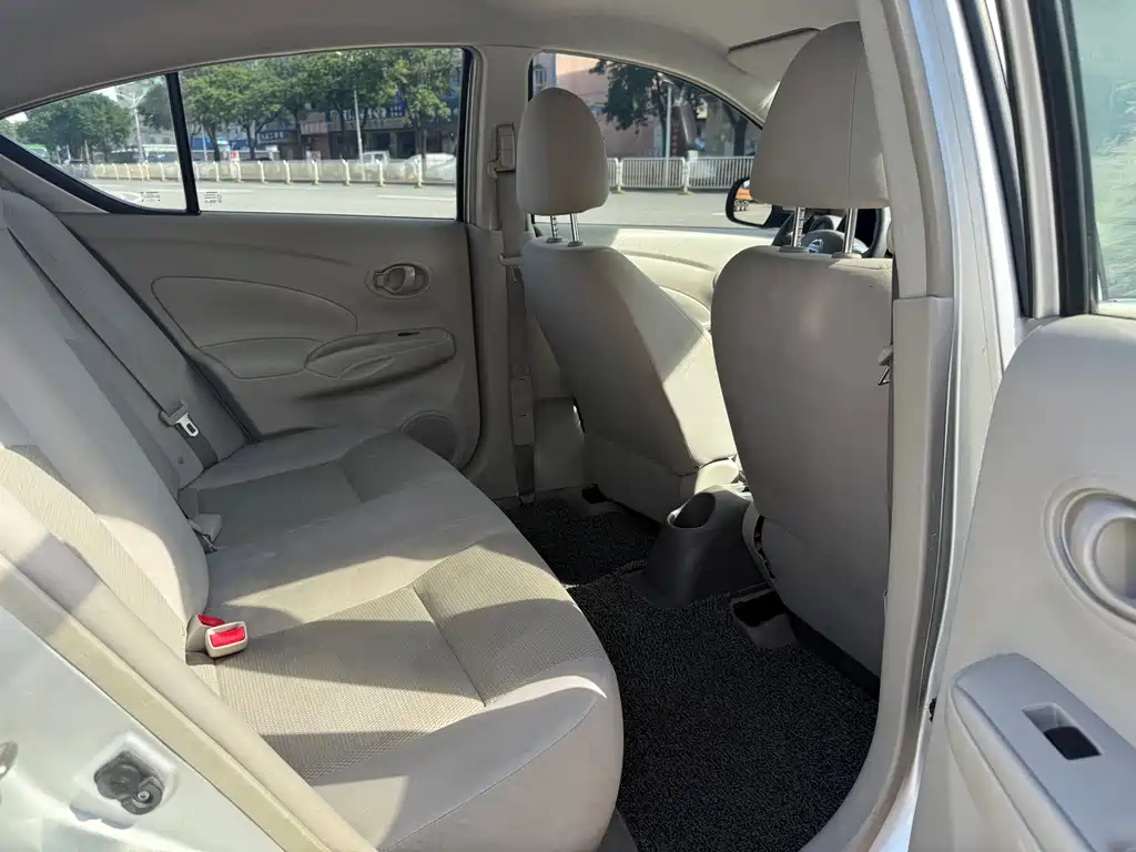 Nissan Sunny — миниатюра 12