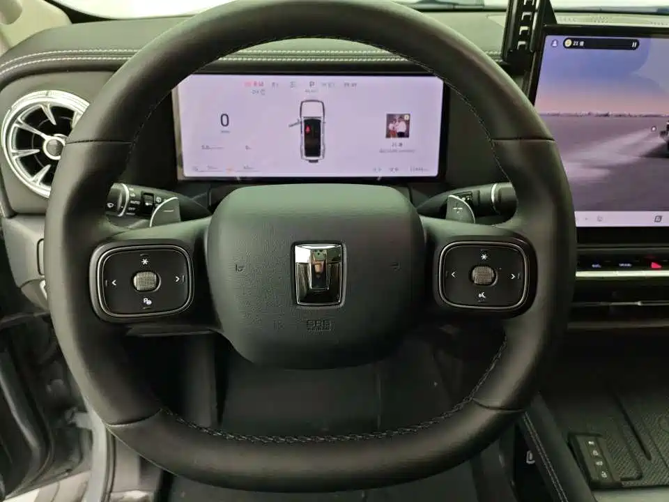 TANK TANK 300 NEW ENERGY