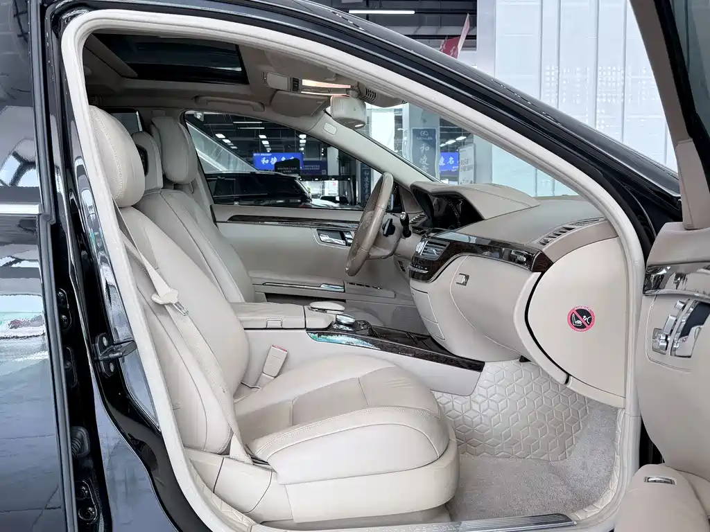 Mercedes-Benz S-Class — миниатюра 12