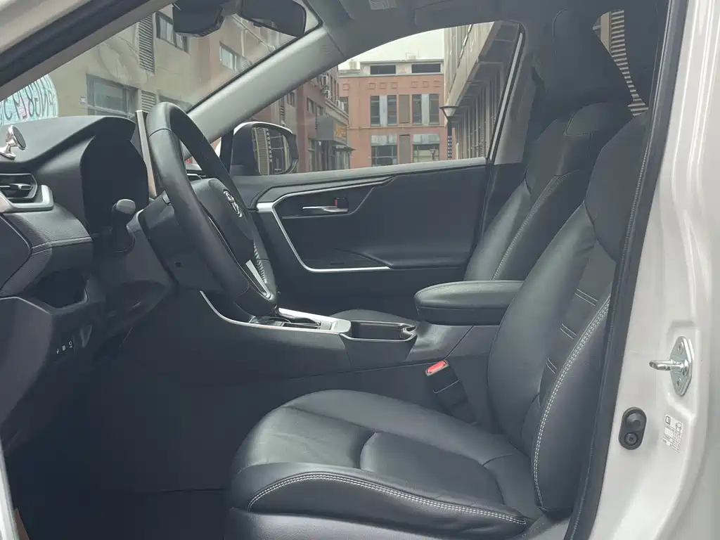 TOYOTA RAV4 RONGFANG