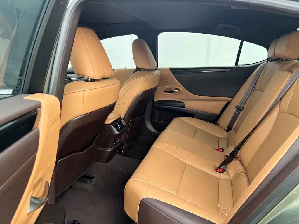 Lexus ES — миниатюра 5
