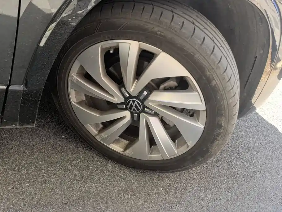 Volkswagen X — миниатюра 6