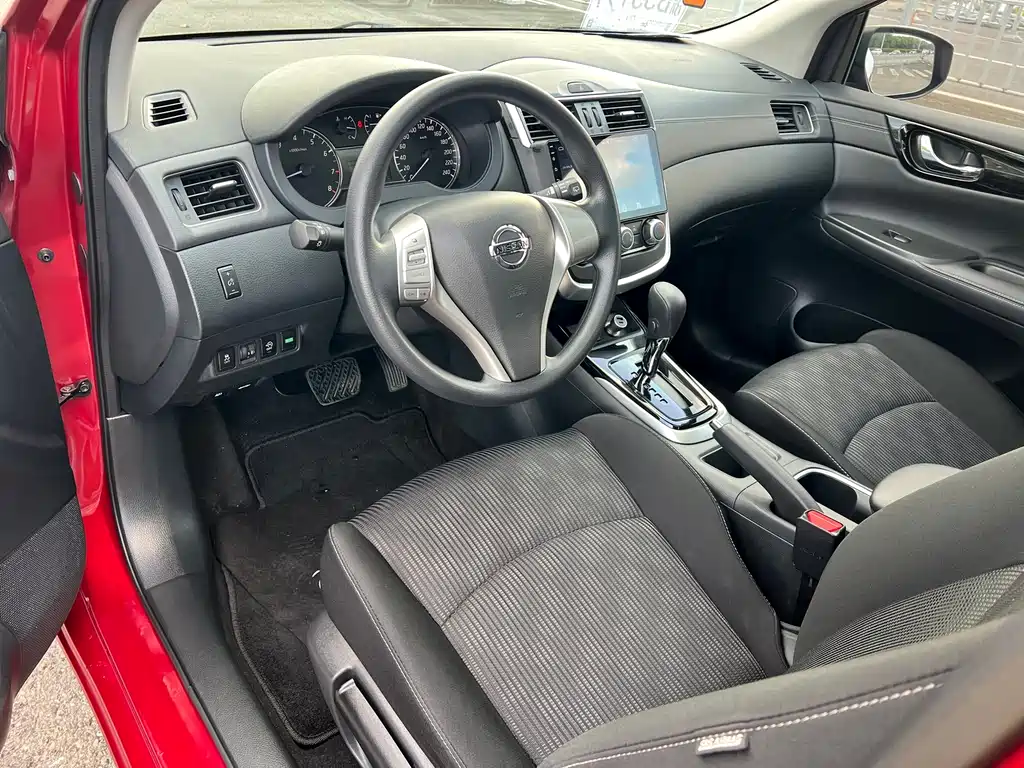 Nissan Tiida — миниатюра 6