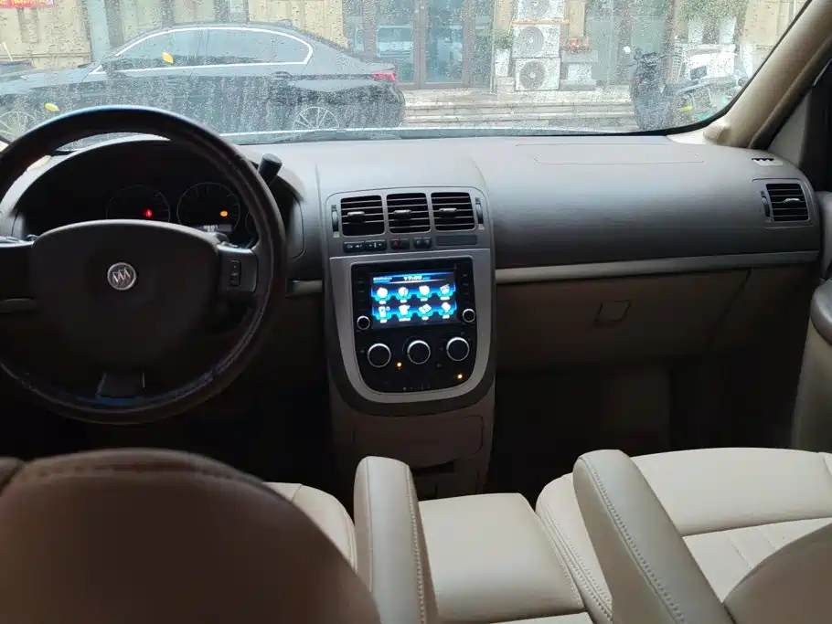 Buick GL8 — миниатюра 12