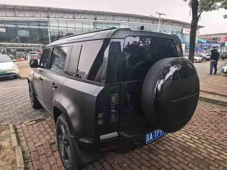 Land Rover Defender — миниатюра 5