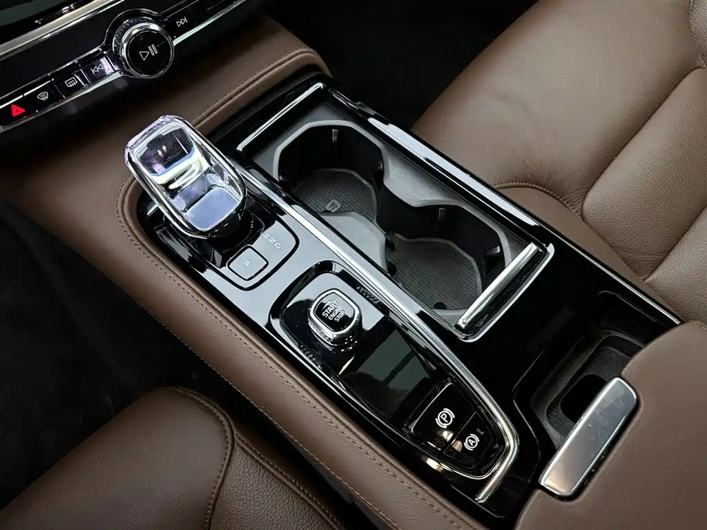 VOLVO S90 PLUG IN HYBRID