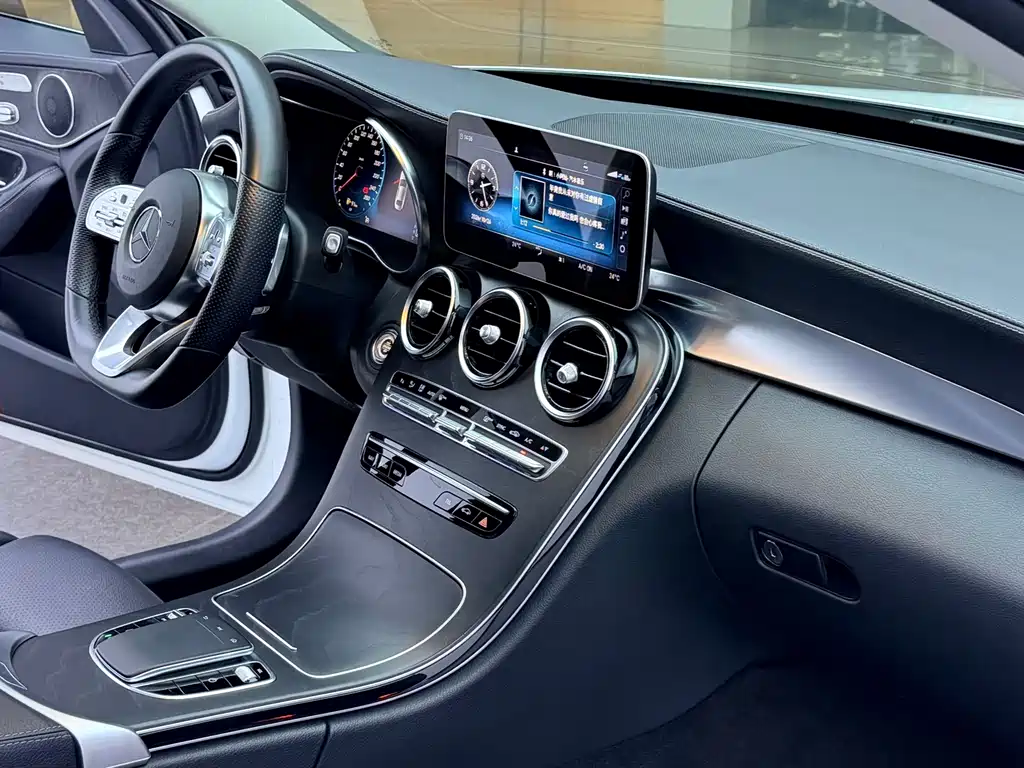 Mercedes-Benz C-Class — миниатюра 8