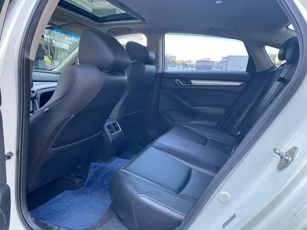 Honda Accord — миниатюра 8