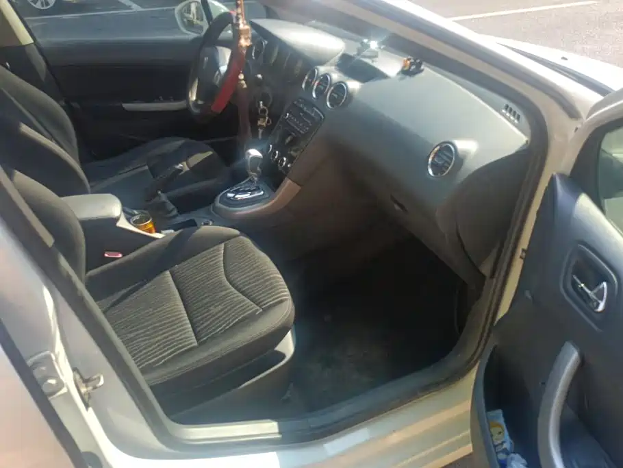 Peugeot 408 — миниатюра 8