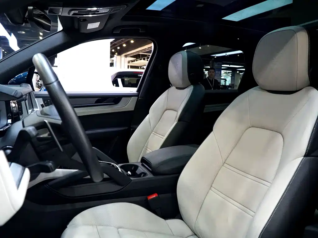 Porsche Cayenne — миниатюра 5