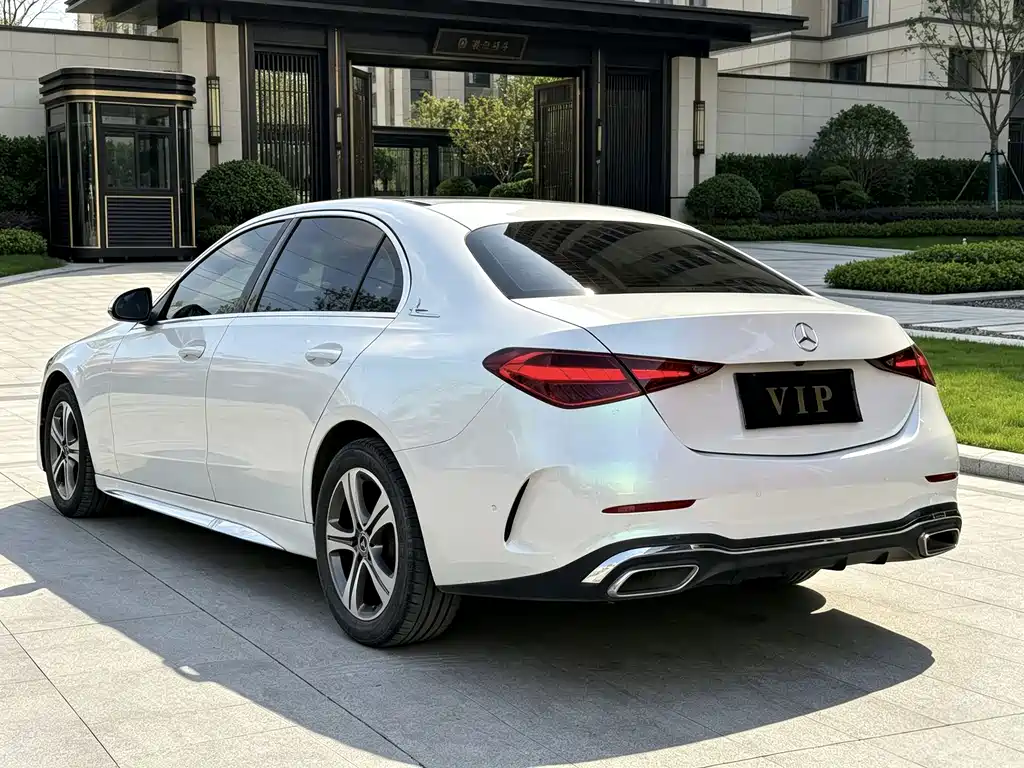 Mercedes-Benz C-Class — миниатюра 7