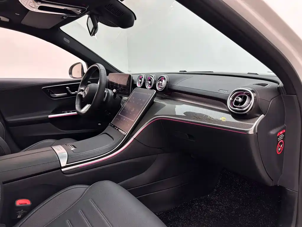 Mercedes-Benz C-Class — миниатюра 11