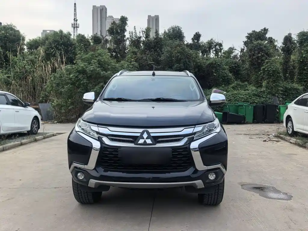 Mitsubishi Pajero Sport (Import) — миниатюра 8