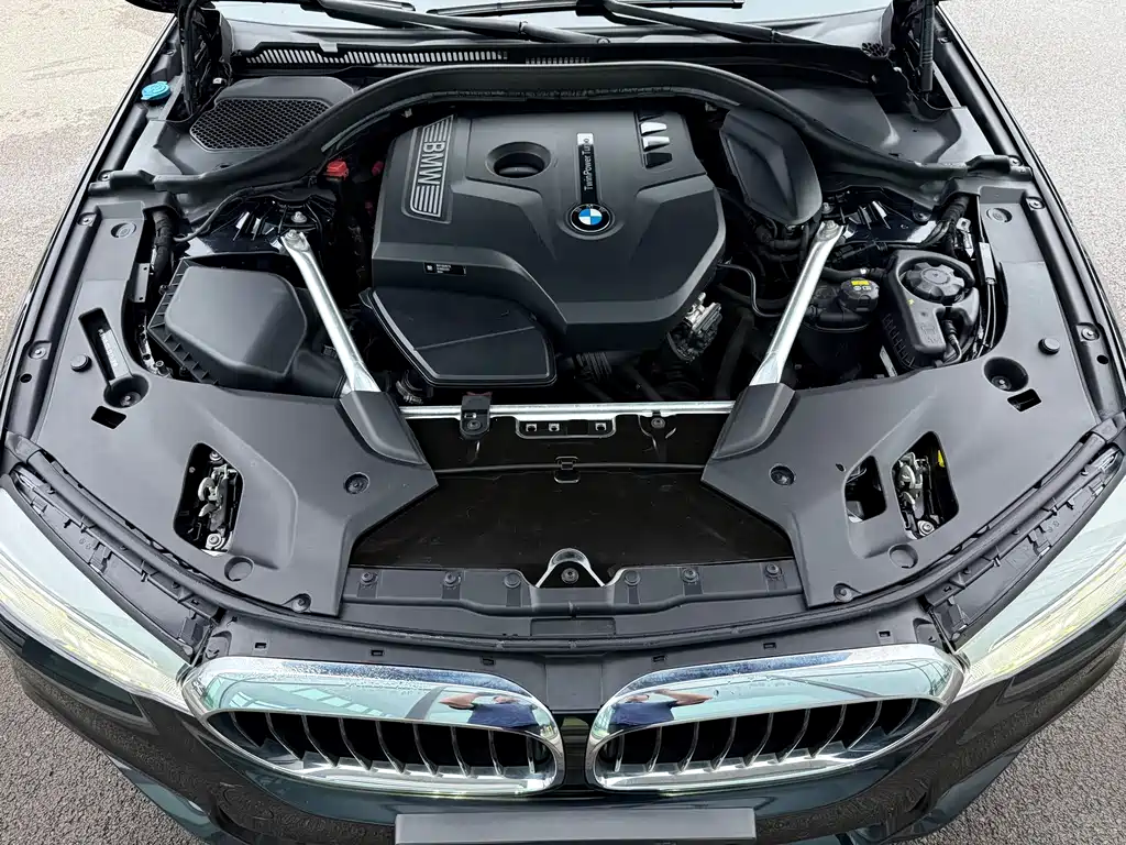 BMW 5 Series — миниатюра 33