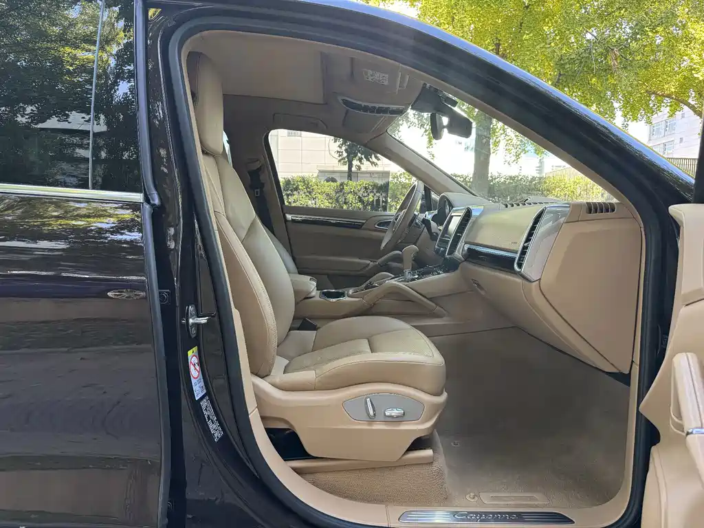Porsche Cayenne — миниатюра 24