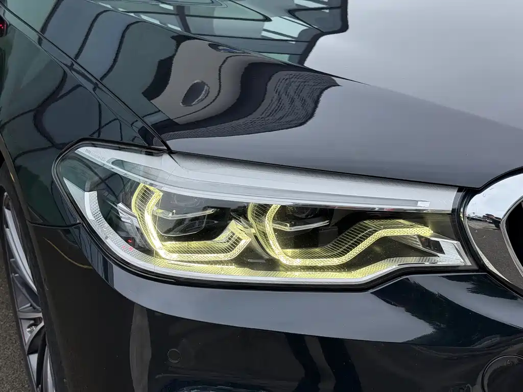 BMW 5 Series — миниатюра 19