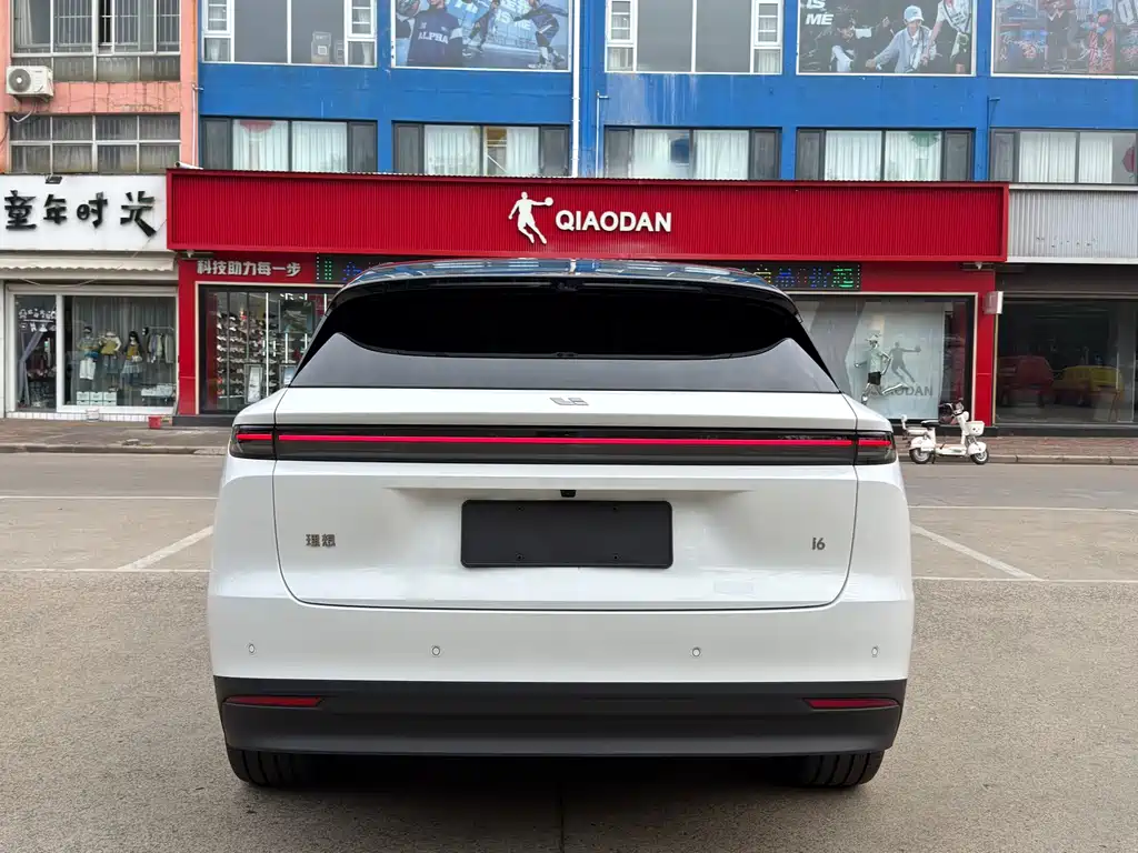 Li Auto Идеальный i6 — миниатюра 16