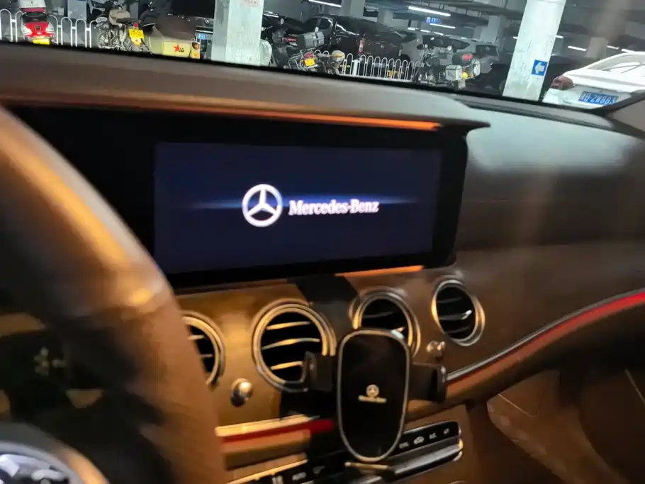 Mercedes-Benz E-Class — миниатюра 13