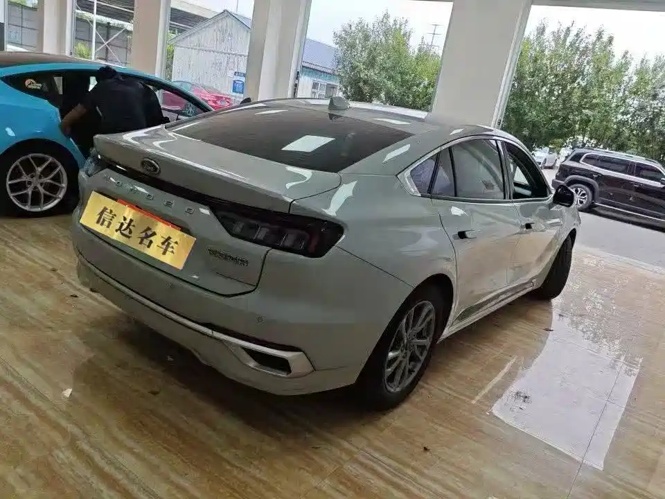 Ford Mondeo — миниатюра 7