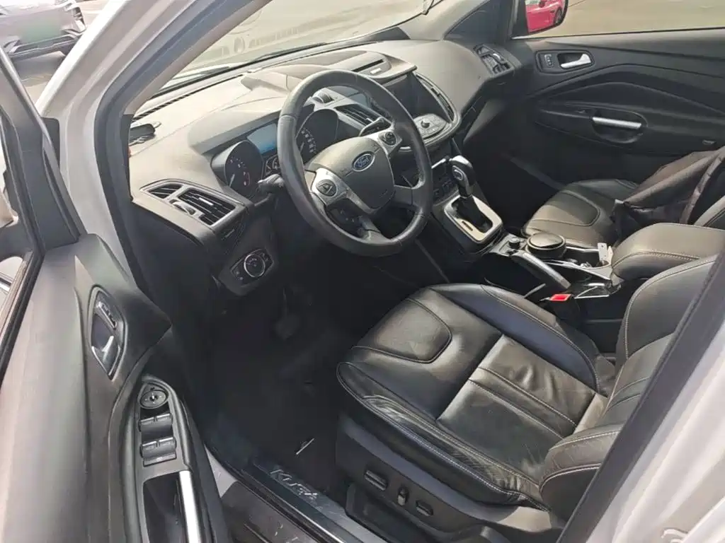 Ford Kuga — миниатюра 15