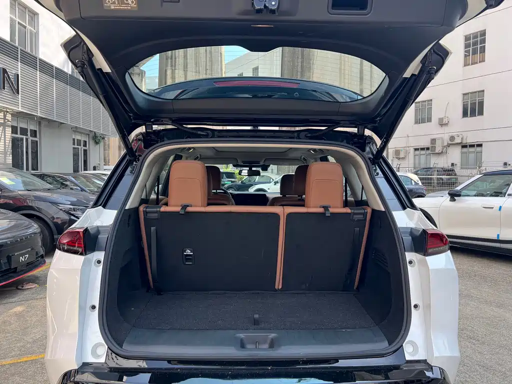 Nissan Teramont — миниатюра 14