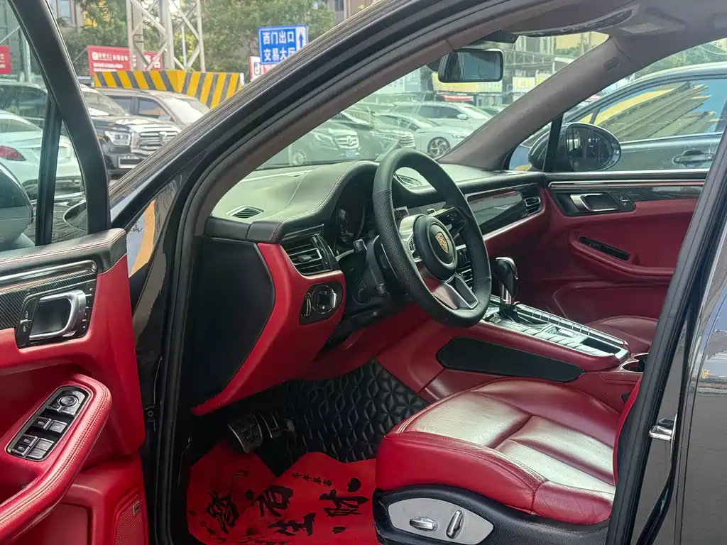 Porsche Macan — миниатюра 4