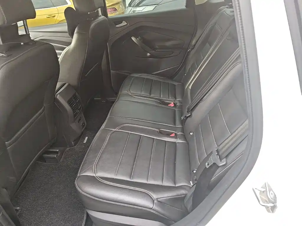 Ford Kuga — миниатюра 22