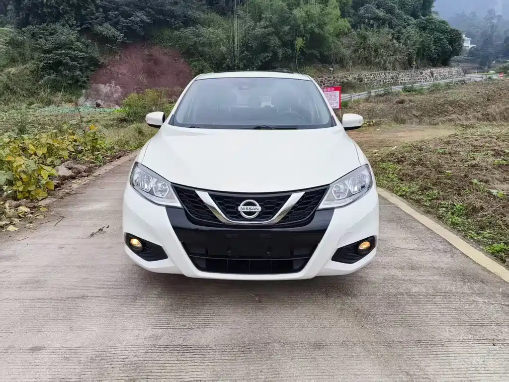 Nissan Tiida — миниатюра 2